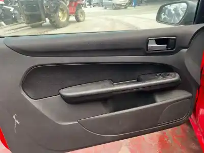 Veículo de Sucata ford focus berlina (cap) ambiente (d) do ano 2001 alimentado hhda