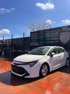 Veículo de Sucata toyota corolla (e21) hybrid style 140 cv / 103 kw do ano 2022 alimentado 2zr