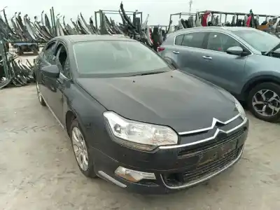 Véhicule à la ferraille citroen c5 berlina exclusive de l'année 2011 alimenté rh01