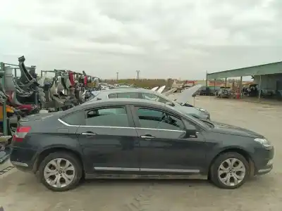 Véhicule à la ferraille citroen c5 berlina exclusive de l'année 2011 alimenté rh01