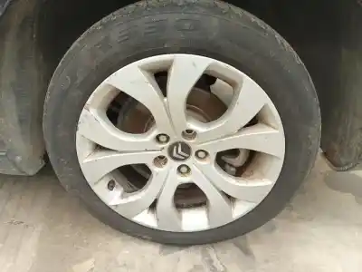 Véhicule à la ferraille citroen c5 berlina exclusive de l'année 2011 alimenté rh01