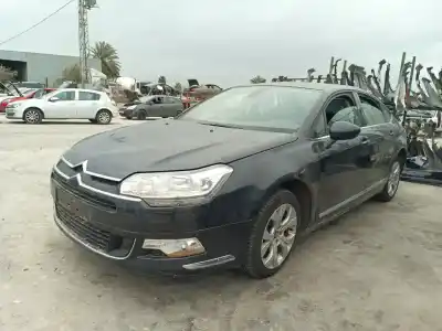 Véhicule à la ferraille citroen c5 berlina exclusive de l'année 2011 alimenté rh01