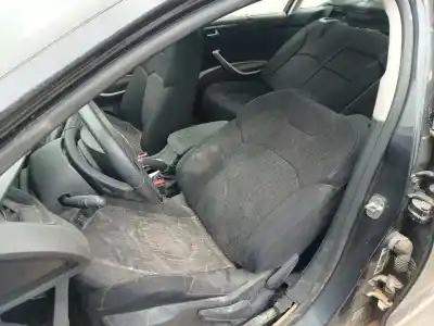 Véhicule à la ferraille citroen c5 berlina exclusive de l'année 2011 alimenté rh01