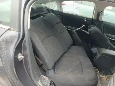 Véhicule à la ferraille citroen c5 berlina exclusive de l'année 2011 alimenté rh01