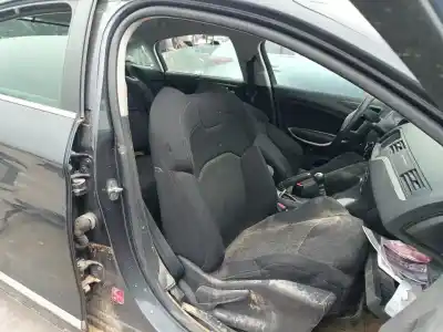 Véhicule à la ferraille citroen c5 berlina exclusive de l'année 2011 alimenté rh01