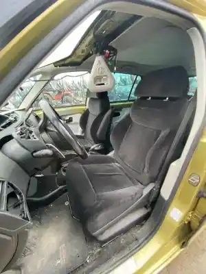 Veicolo di demolizione citroen c4 picasso exclusive plus dell'anno 2001 alimentato rhj