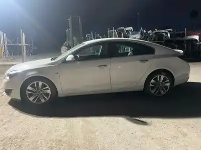 Sloopvoertuig opel insignia berlina excellence van het jaar 2017 aangedreven b16dth