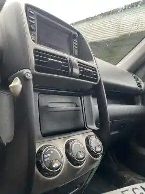 Scrapping Vehicle honda cr-v (rd8) es of the year 2001 powered n22a2