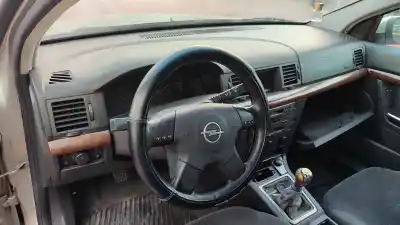 Sloopvoertuig opel vectra c berlina club van het jaar 2001 aangedreven y22dtr