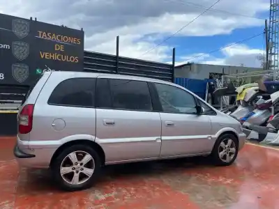 Sloopvoertuig OPEL ZAFIRA A Comfort van het jaar 2001 aangedreven Y20DTH