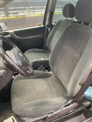 Sloopvoertuig OPEL ZAFIRA A Elegance van het jaar 2001 aangedreven Y22DTR