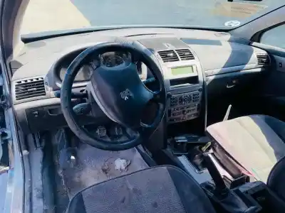 Veículo de Sucata peugeot 407 sw sr confort do ano 2001 alimentado 9hz