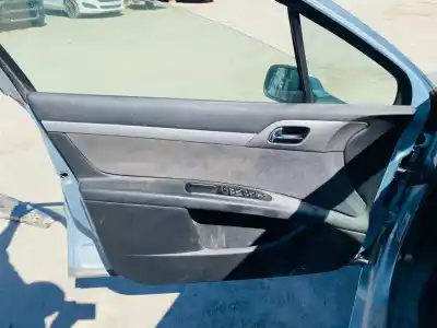 Veículo de Sucata peugeot 407 sw sr confort do ano 2001 alimentado 9hz