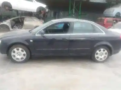 Veicolo di demolizione AUDI A4 BERLINA (8E) 2.5 TDI (120kW) dell'anno 2001 alimentato BFC