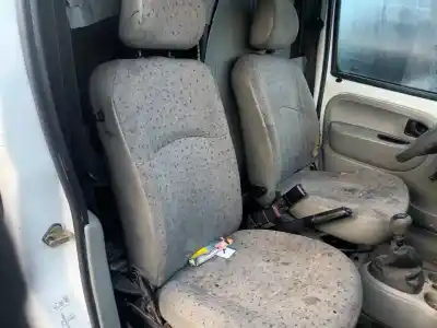 Здавання транспортного засобу renault kangoo (f/kc0) authentique 64 cv / 47 kw року 2001 потужний f8q632 Здавання транспортного засобу renault kangoo (f/kc0) authentique 64 cv / 47 kw року 2001 потужний f8q632