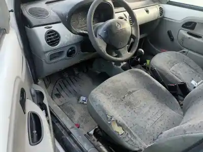 Здавання транспортного засобу renault kangoo (f/kc0) authentique 64 cv / 47 kw року 2001 потужний f8q632 Здавання транспортного засобу renault kangoo (f/kc0) authentique 64 cv / 47 kw року 2001 потужний f8q632