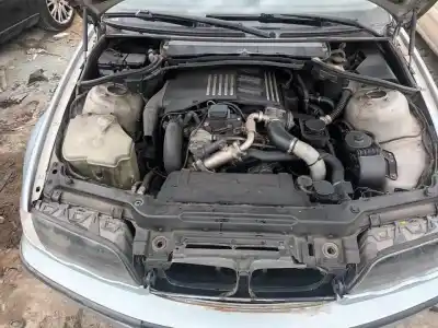 Veículo de Sucata bmw serie 3 berlina (e46) 320d do ano 2001 alimentado 
