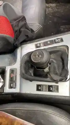 Veículo de Sucata bmw serie 3 berlina (e46) 320d do ano 2001 alimentado 