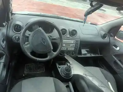 Veículo de Sucata ford fiesta (cbk) ghia do ano 2001 alimentado f6ja