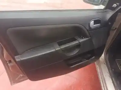 Veículo de Sucata ford fiesta (cbk) ghia do ano 2001 alimentado f6ja