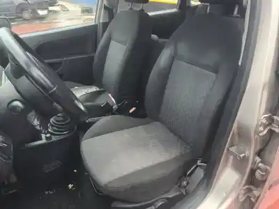 Veículo de Sucata ford fiesta (cbk) ghia do ano 2001 alimentado f6ja