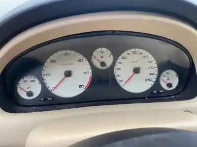 Veículo de Sucata peugeot 607 (s1) básico do ano 2001 alimentado 