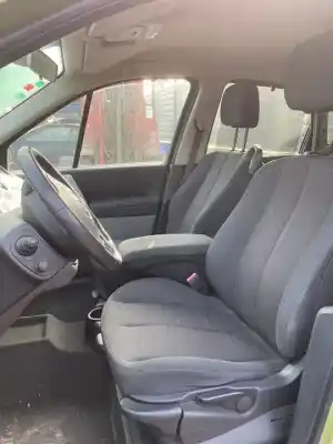 Veículo de Sucata renault scenic ii grand confort authentique do ano 2001 alimentado d/k9k p7