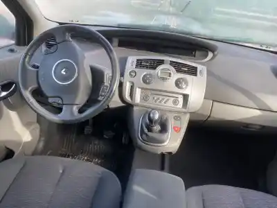 Veículo de Sucata renault scenic ii grand confort authentique do ano 2001 alimentado d/k9k p7