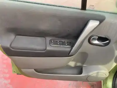 Veículo de Sucata renault scenic ii grand confort authentique do ano 2001 alimentado d/k9k p7