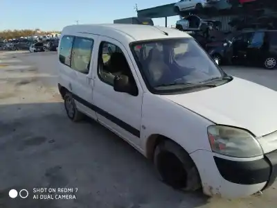 Sloopvoertuig PEUGEOT PARTNER (S2) Combiespace van het jaar 2001 aangedreven D-WJY