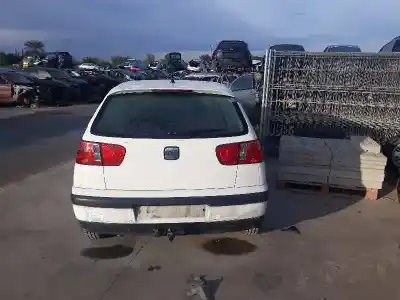 Véhicule à la ferraille SEAT IBIZA (6K1) Select de l'année 2001 alimenté D-AGP