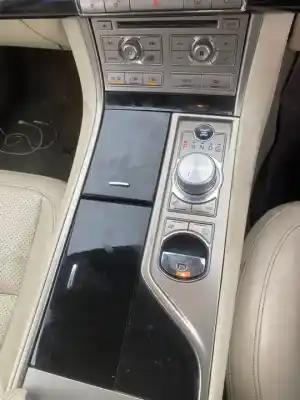 Veículo de Sucata jaguar xf 3.0 v6 diesel luxury do ano 2011 alimentado 