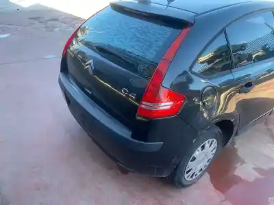 Sloopvoertuig citroen c4 berlina vtr plus van het jaar 2001 aangedreven d-9hx