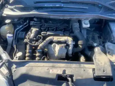 Sloopvoertuig citroen c4 berlina vtr plus van het jaar 2001 aangedreven d-9hx