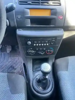 Scrapping Vehicle CITROEN C4 BERLINA VTR Plus of the year 2001 powered D-9HX