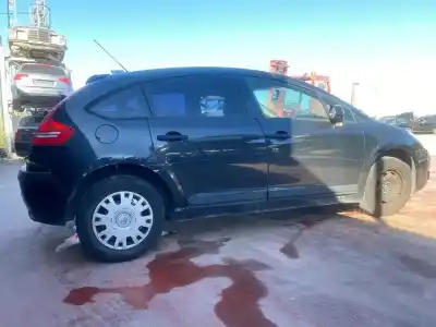 Sloopvoertuig citroen c4 berlina vtr plus van het jaar 2001 aangedreven d-9hx