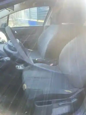 Sloopvoertuig citroen c4 berlina vtr plus van het jaar 2001 aangedreven d-9hx