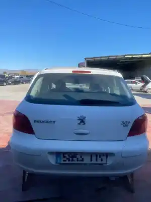 Sloopvoertuig peugeot 307 berlina (s2) gt van het jaar 2001 aangedreven rhy