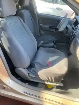 Verschrottungsfahrzeug kia rio ls berlina des jahres 2001 angetrieben 