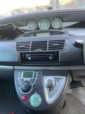 Scrapping Vehicle citroen c8 2.0 16v sx of the year 2001 powered rfn