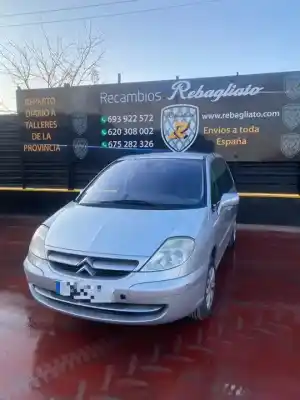 Scrapping Vehicle citroen c8 2.0 16v sx of the year 2001 powered rfn