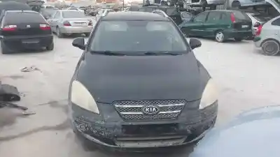 Здавання транспортного засобу KIA CEE'D FASTBACK (ED) 1.6 CRDI 115 року 2001 потужний 