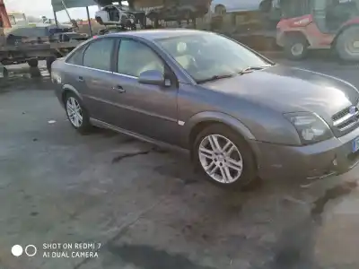 Veículo de Sucata OPEL VECTRA C BERLINA Comfort do ano 2001 alimentado G-Z22SE
