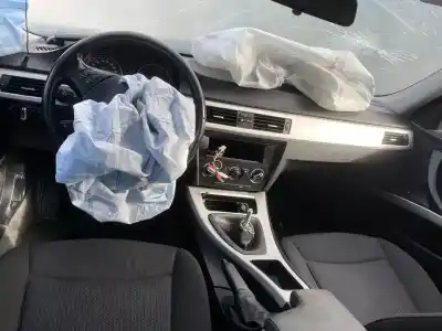 Sloopvoertuig BMW SERIE 3 BERLINA (E90) 318d van het jaar 2001 aangedreven N47D20C