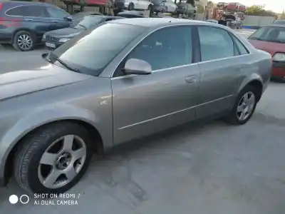 Veicolo di demolizione AUDI A4 BERLINA (8E) 1.9 TDI (96kW) dell'anno 2001 alimentato 
