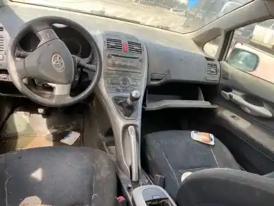 Veículo de Sucata toyota auris luna do ano 2001 alimentado 1zrfe
