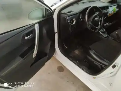 Veículo de Sucata toyota auris hybrid active do ano 2013 alimentado 2zr