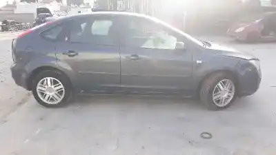 Veículo de Sucata ford focus berlina (cap) ambiente (d) do ano 2001 alimentado 8da