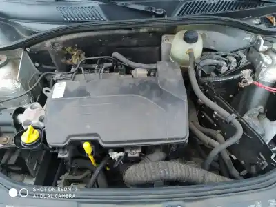 Здавання транспортного засобу RENAULT CLIO II FASE II (B/CB0) Dynamique року 2001 потужний D4F
