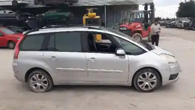 Veículo de Sucata citroen c4 picasso exclusive do ano 2001 alimentado rhj